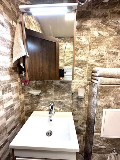 Green Park Apartment - Brand New Studio! Ruse Exterior foto